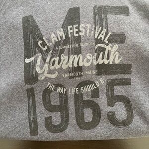 Maine Yarmouth Clam Fest Dark Gray Hoodie (M)